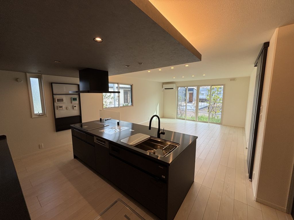 No.25/お料理をしながら家族の様子が伺えます(25年8月撮影) No.25キッチン