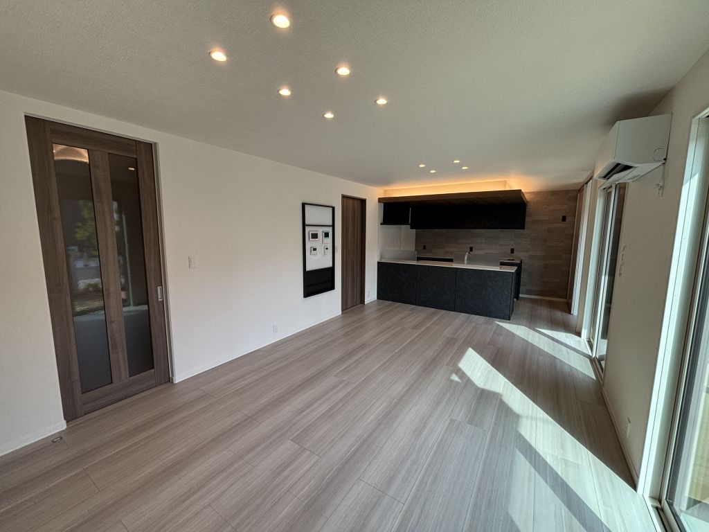 No.27/明るい陽ざしが取り込めます(25年8月撮影) No.27LDK