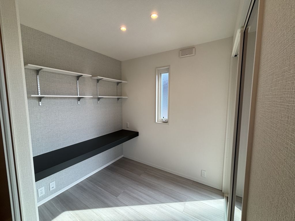 No.27/キッチン横のユーティリティルーム(25年8月撮影) No.27ユーティリティルーム