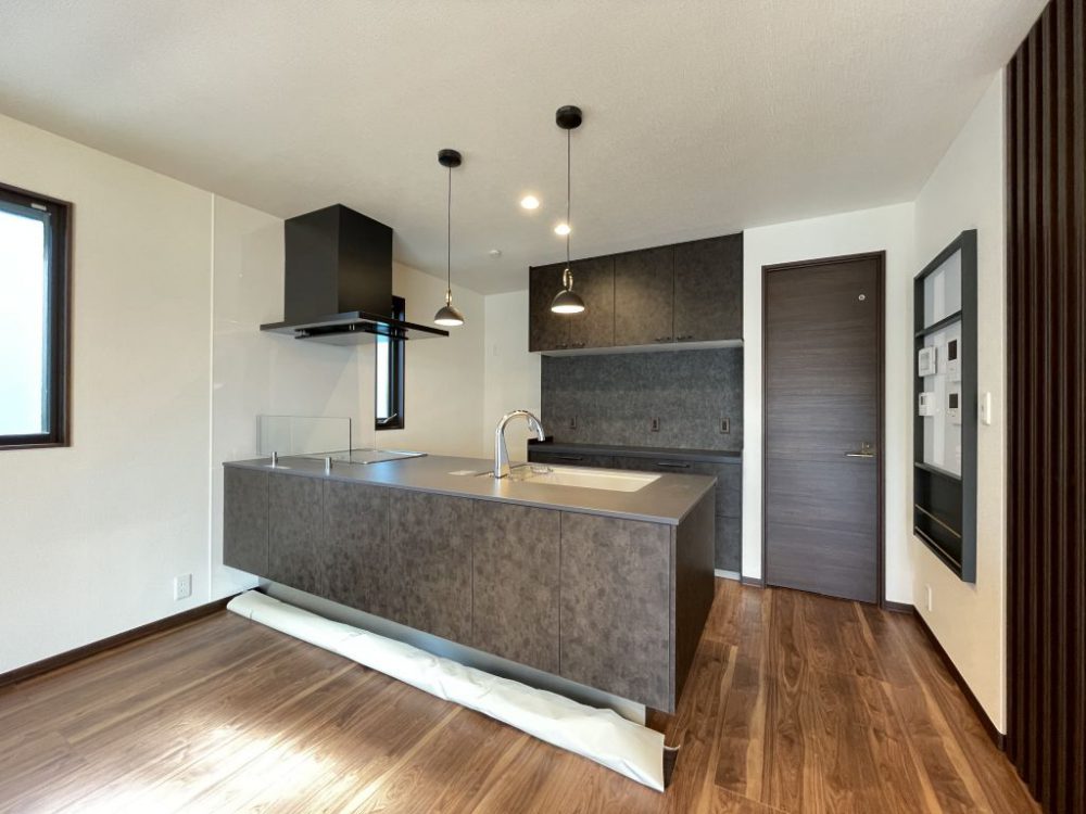 【価格改定】No.5/背面横の扉からはサニタリーへつながります(24年4月撮影) No.5キッチン