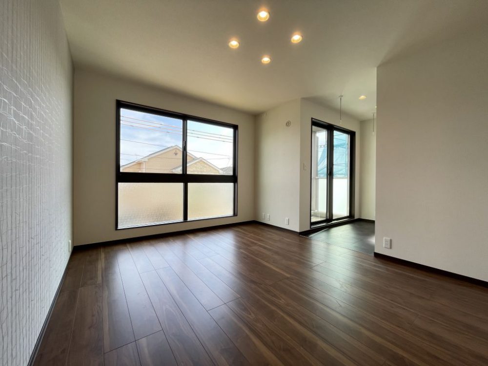 【価格改定】No.5/サンルームとして使えるスペースを設けた主寝室(24年4月撮影) No.5主寝室