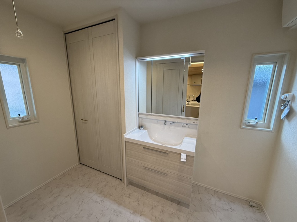 No.7/清潔感のある洗面脱衣室には収納をご用意しました(25年12月撮影)