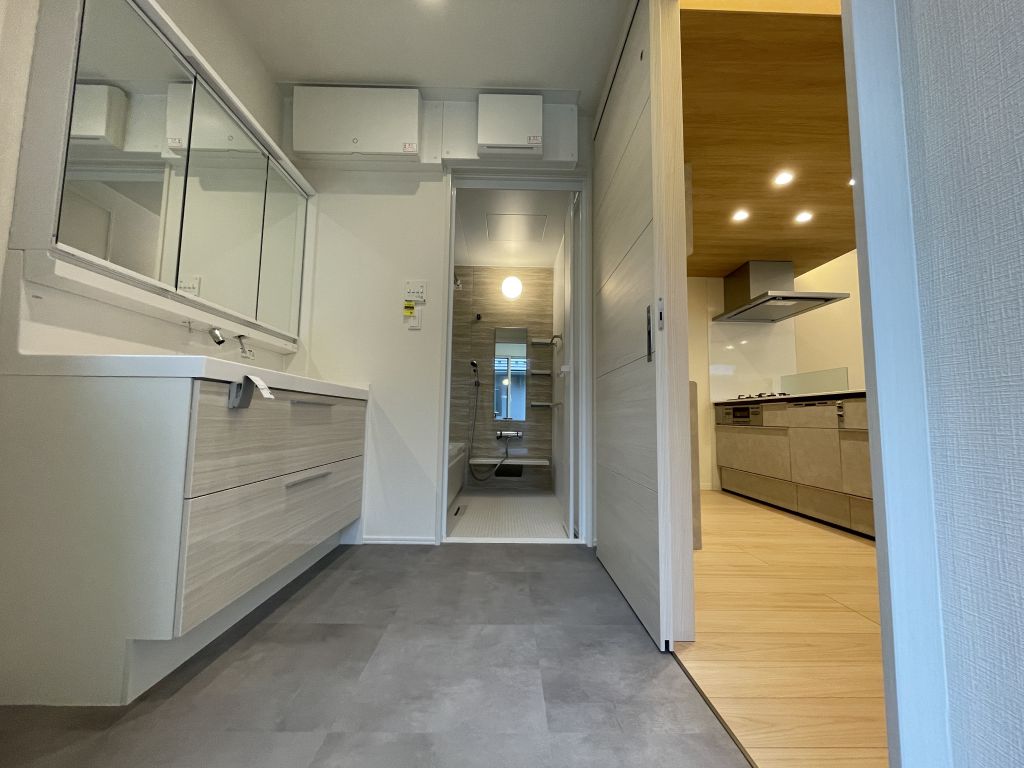 No.2/水回りが集約しているのでスムーズに家事がこなせる間取りです(26年1月撮影) スマートハイムシティ川尻Ⅳ_No2洗面