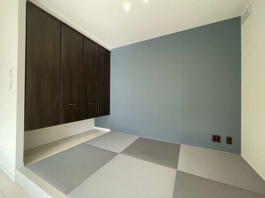 No.3/くすみブルーがおしゃれな和室です(26年1月撮影) スマートハイムシティ川尻Ⅳ_No3和室