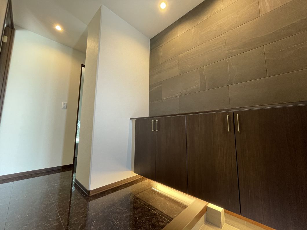 No.8/玄関(2025年8月撮影) No.8玄関