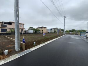代理_笠間市鴻巣_前面道路