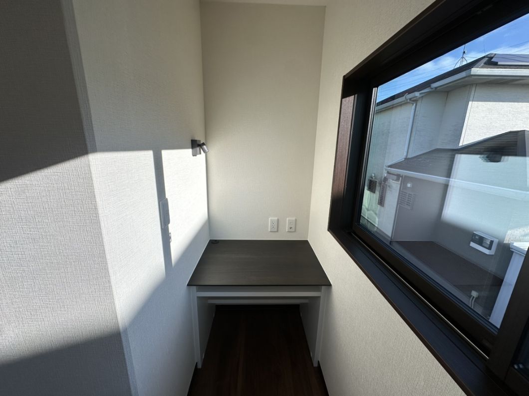 スマートハイムプレイス中館ⅡNo4_主寝室併設カウンター
