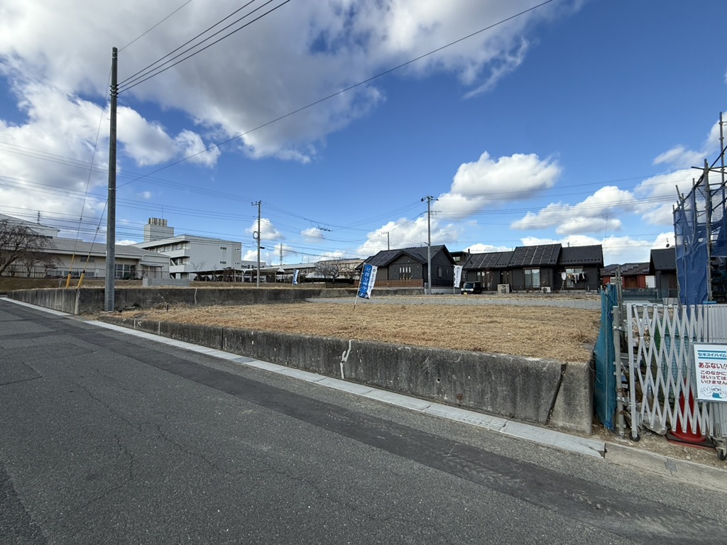 No.13/同じ時期に生活をスタートさせるご家族の多い分譲地は、困ったときも心強いですね(26年1月撮影) スマートハイムシティ川尻Ⅴ_No.13