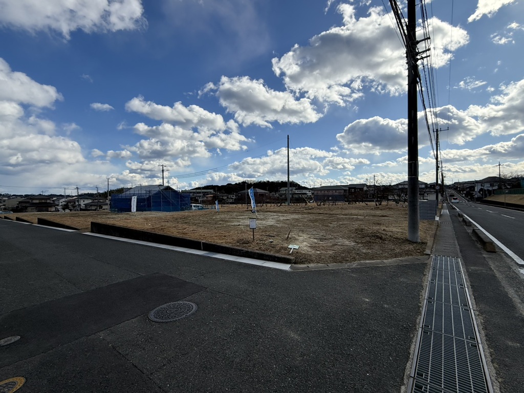 No.1/スーパーまで徒歩4分~5分の距離!忙しいご家族の味方です(26年1月撮影) スマートハイムシティ川尻Ⅴ_No.1