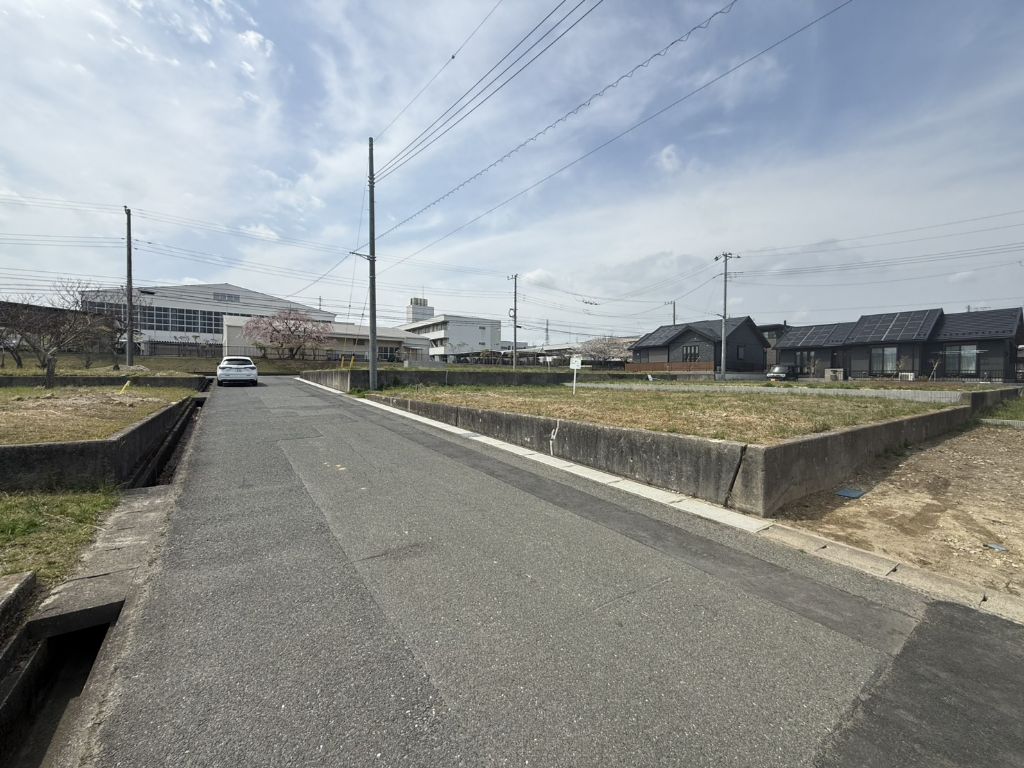 スマートハイムシティ川尻Ⅴ_No.13-前面道路