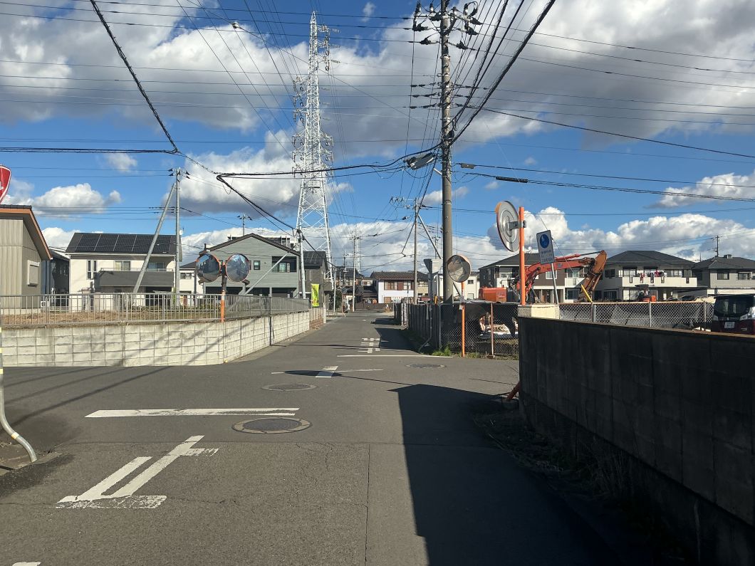 前面道路(2025年12月撮影) 前面道路