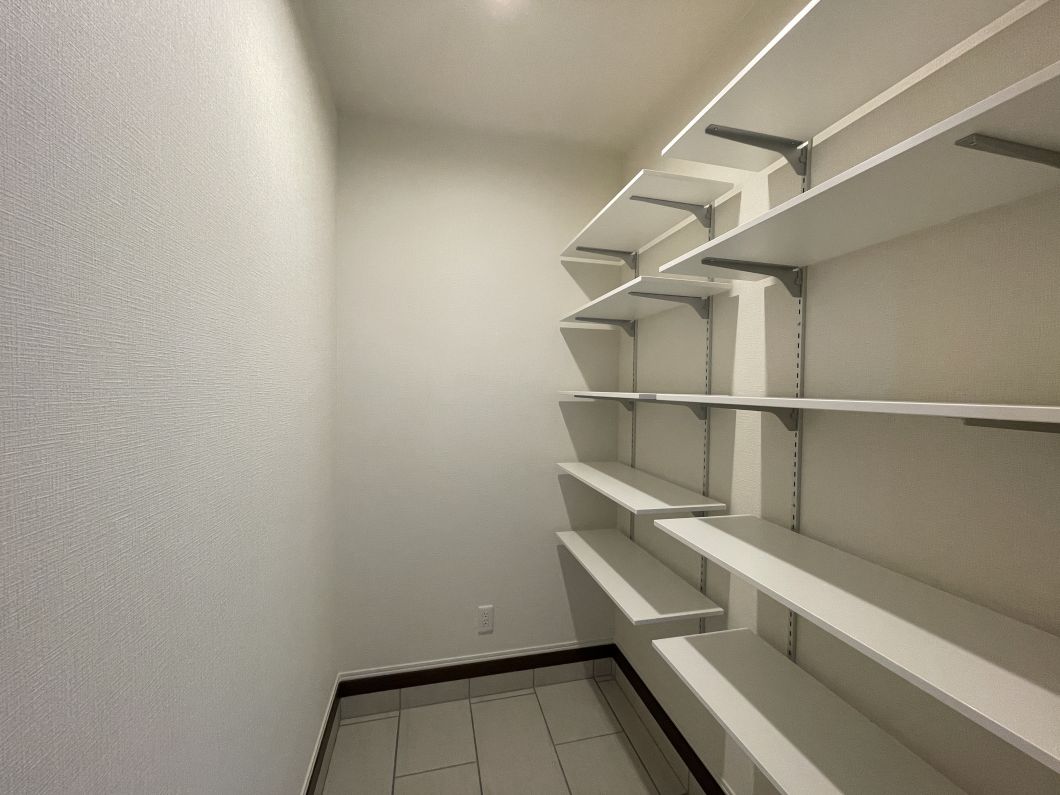 水戸市米沢町分譲地No2_玄関土間収納