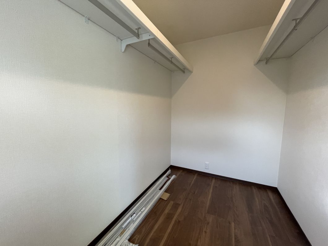 No.51 ウォークインクローゼット(26年1月撮影) フォレストタウン乙戸No51_ウォークインクローゼット