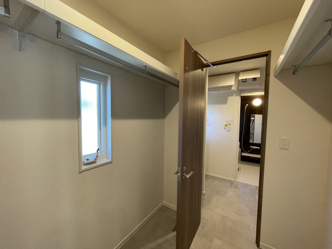 No.9 ファミリークローゼット(26年1月撮影) 水戸市内原町No9_ファミリークローゼット