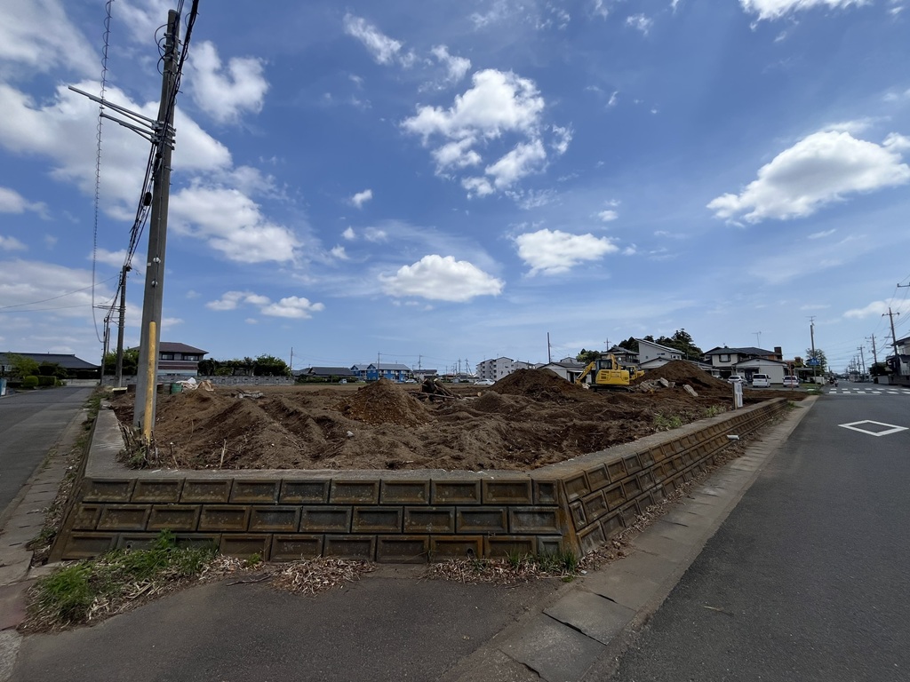 同じ時期に新生活をスタートさせるご家族の多い分譲地は、困ったときも心強いですね(26年4月撮影) スマートハイムプレイス高場