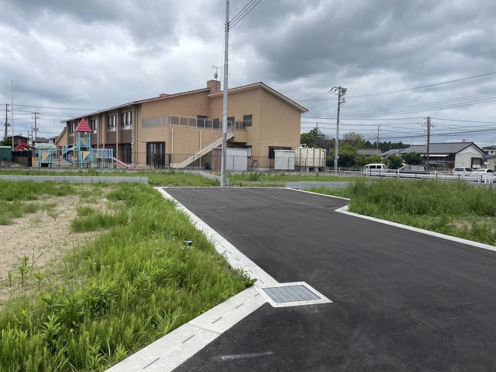 分譲地内道路(26年5月撮影) 分譲地内道路