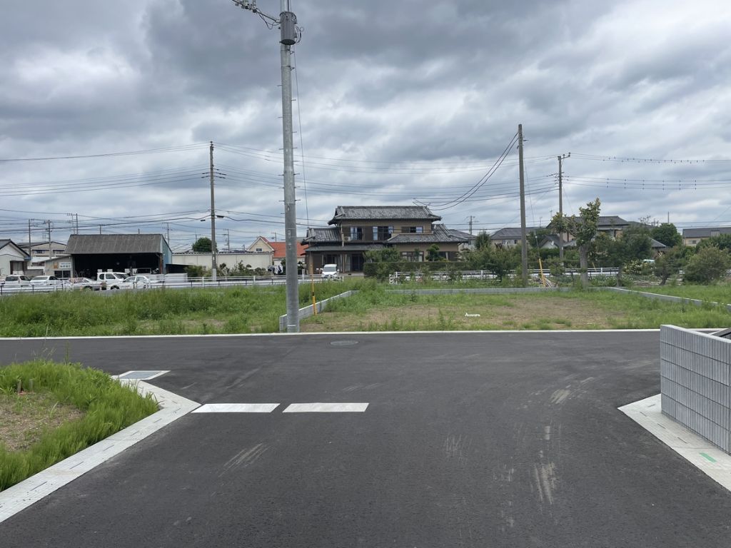 No.4・No.5/前面道路(26年5月撮影) No.4・No.5前面道路