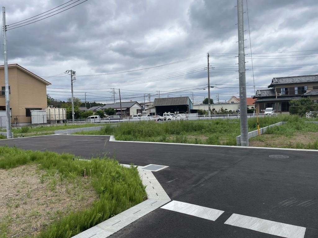 分譲地内道路(26年5月撮影) 分譲地内道路